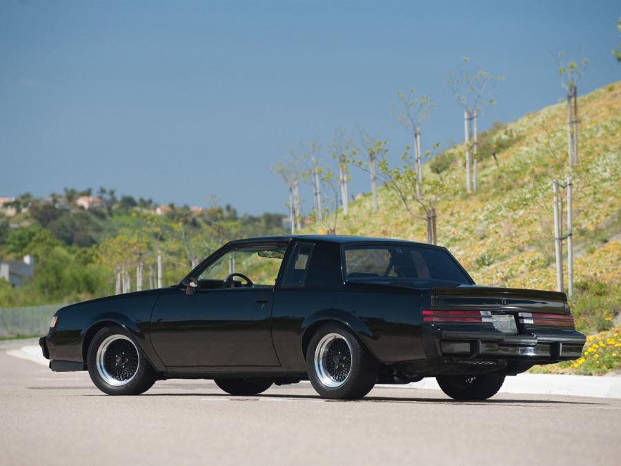  Buick Grand National 1982 года  (фото 9 из 9)